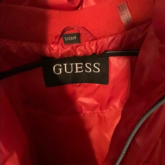 Red size small guess coat - Picture 3 of 3